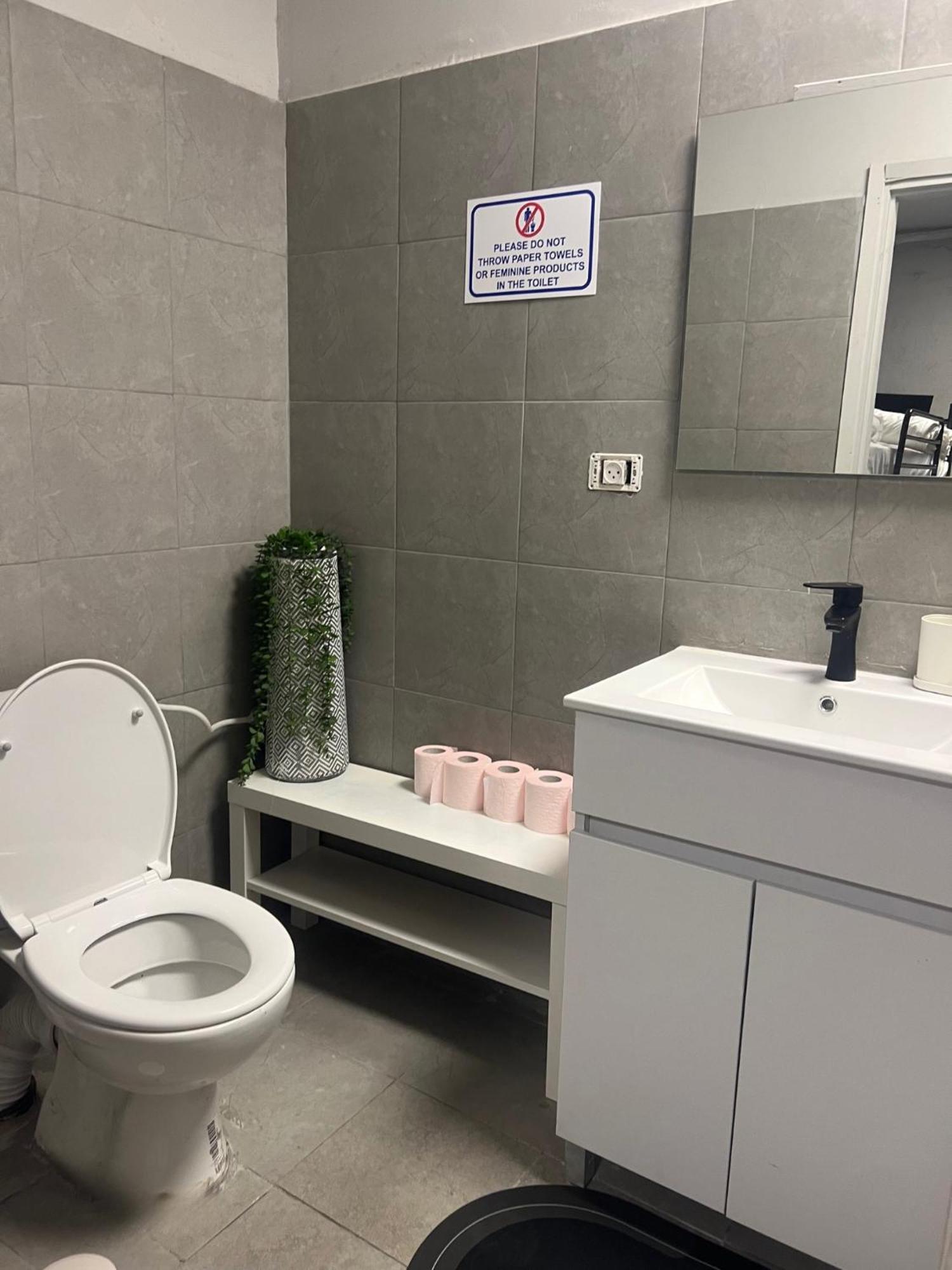 Ofek'S Place - Midtown Tlv Tel Aviv Ngoại thất bức ảnh